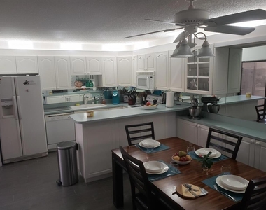 1418 14th Terrace - Photo Thumbnail 3