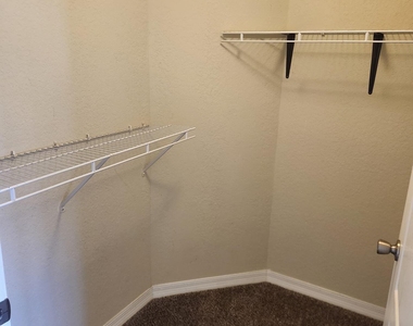 156 Sw Peacock Boulevard - Photo Thumbnail 13