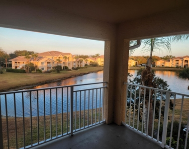 241 Sw Palm Drive - Photo Thumbnail 4
