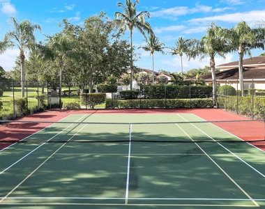 241 Sw Palm Drive - Photo Thumbnail 15