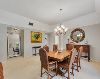 101 E Park Shores Circle - Photo Thumbnail 11