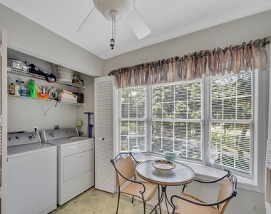 101 E Park Shores Circle - Photo Thumbnail 27