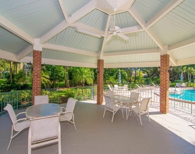 101 E Park Shores Circle - Photo Thumbnail 32
