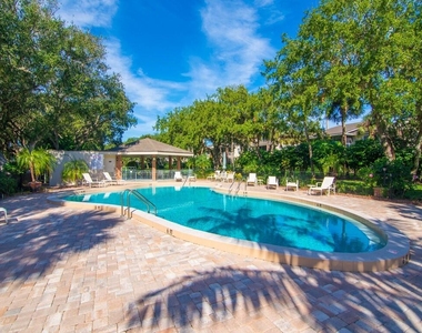 101 E Park Shores Circle - Photo Thumbnail 33