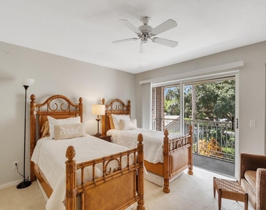 101 E Park Shores Circle - Photo Thumbnail 18