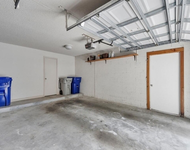 101 E Park Shores Circle - Photo Thumbnail 29