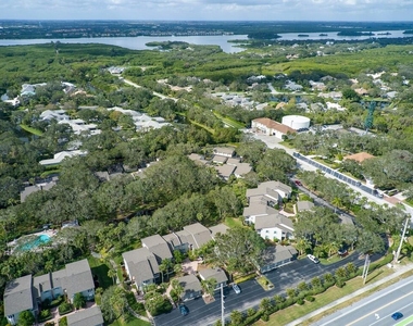 101 E Park Shores Circle - Photo Thumbnail 39