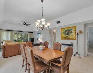 101 E Park Shores Circle - Photo Thumbnail 14