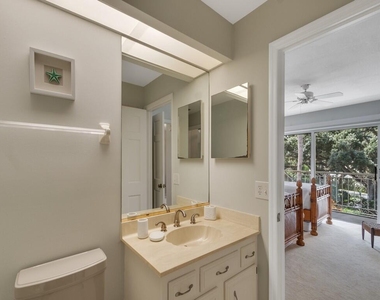 101 E Park Shores Circle - Photo Thumbnail 20