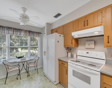 101 E Park Shores Circle - Photo Thumbnail 24