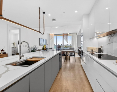 220 Lake Shore Drive - Photo Thumbnail 7