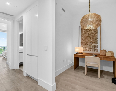 220 Lake Shore Drive - Photo Thumbnail 31