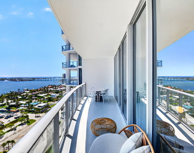 220 Lake Shore Drive - Photo Thumbnail 13