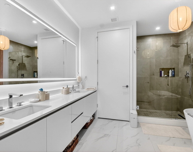 220 Lake Shore Drive - Photo Thumbnail 25