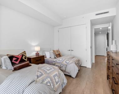 220 Lake Shore Drive - Photo Thumbnail 35