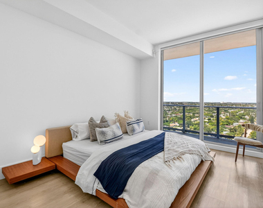 220 Lake Shore Drive - Photo Thumbnail 40