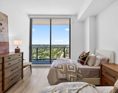 220 Lake Shore Drive - Photo Thumbnail 34