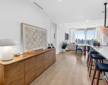 220 Lake Shore Drive - Photo Thumbnail 4