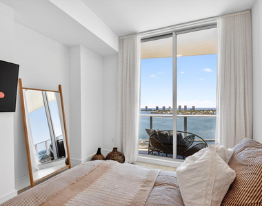 220 Lake Shore Drive - Photo Thumbnail 21