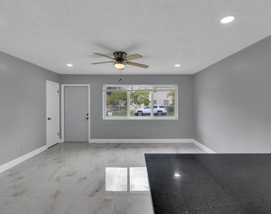 800-802 Sw 6th Court - Photo Thumbnail 2