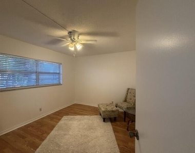 6 Abbey Lane - Photo Thumbnail 3