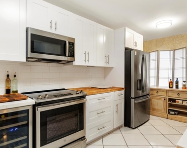 10110 Cedar Point Boulevard - Photo Thumbnail 7