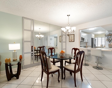 10110 Cedar Point Boulevard - Photo Thumbnail 12