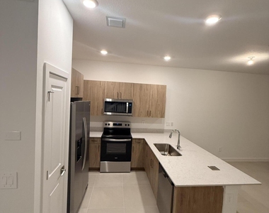151 Lakeside Landing Court - Photo Thumbnail 4