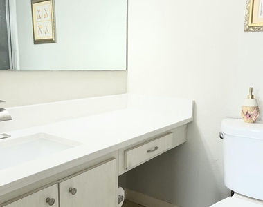 12002 Poinciana Boulevard - Photo Thumbnail 13