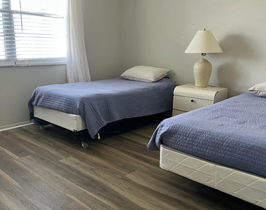 12002 Poinciana Boulevard - Photo Thumbnail 8