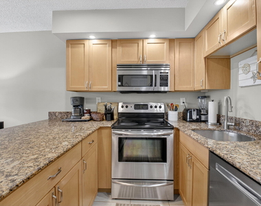451 Greensward Lane - Photo Thumbnail 2