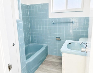 2847 Ne 30th Street - Photo Thumbnail 4