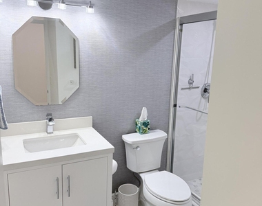 1640 Twelve Oaks Way - Photo Thumbnail 16