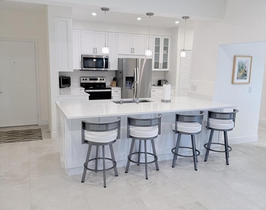 1640 Twelve Oaks Way - Photo Thumbnail 1