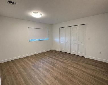 307 N J Street - Photo Thumbnail 3