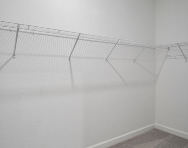 381 Se Crossoak Lane - Photo Thumbnail 32