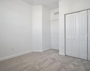 381 Se Crossoak Lane - Photo Thumbnail 20
