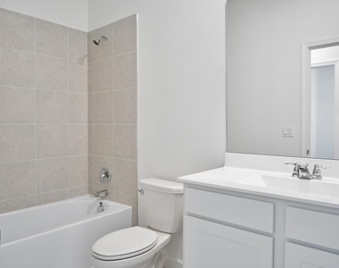 381 Se Crossoak Lane - Photo Thumbnail 16