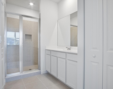 381 Se Crossoak Lane - Photo Thumbnail 27