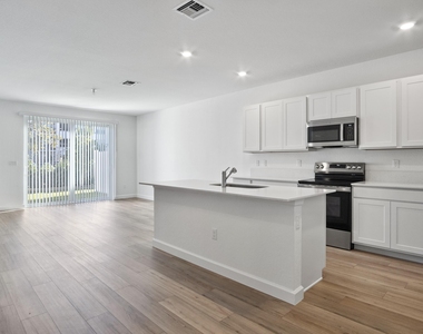 381 Se Crossoak Lane - Photo Thumbnail 17