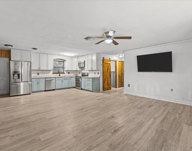 3031 Nw 2nd Street - Photo Thumbnail 5