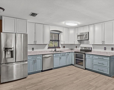 3031 Nw 2nd Street - Photo Thumbnail 8