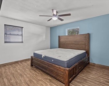 3031 Nw 2nd Street - Photo Thumbnail 11