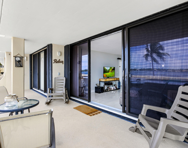 132 Lakeshore Drive - Photo Thumbnail 20