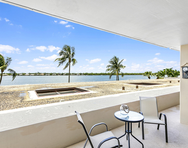 132 Lakeshore Drive - Photo Thumbnail 17