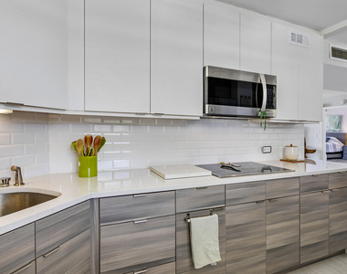 132 Lakeshore Drive - Photo Thumbnail 1