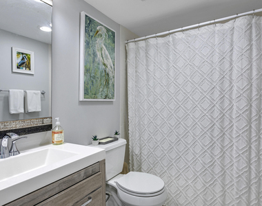132 Lakeshore Drive - Photo Thumbnail 15