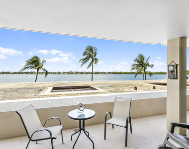 132 Lakeshore Drive - Photo Thumbnail 16