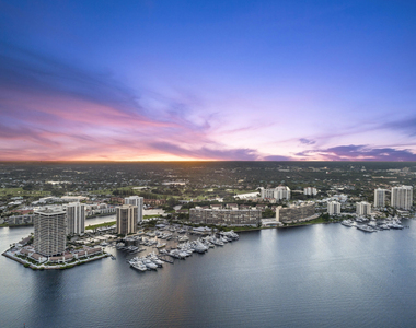 132 Lakeshore Drive - Photo Thumbnail 29