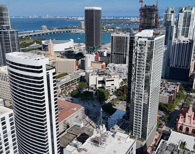 225 N Miami Avenue - Photo Thumbnail 1